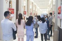 索菲亚“柜类定制专家”霸屏全国分众楼宇屏幕