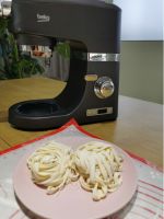 倍科厨师机 我三个月苦练和面，你给我一杆子打翻