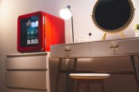 520给她一份惊喜！HCK哈士奇美妆小冰箱为男友力加分！