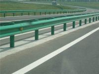 公路换护栏1公里人工费 公路护栏安装注意事项