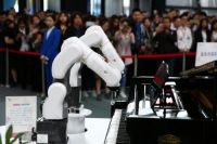 瓦格纳登陆2019世界互联网大会 钢琴工艺同样极具科技感