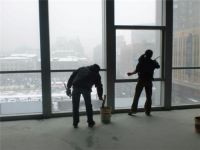 擦玻璃用什么擦比较干净 擦楼房玻璃都有哪些小技巧