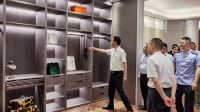 嘉兴市市场监管局领导调研绿色产品认证，专访上臣地板
