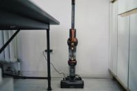 地为什么却还在跪着擦？莱克立式吸尘器做到了