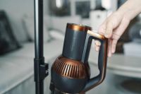 卫生打扫更要省力 莱克立式无线吸尘器轻便省力吸尘更彻底