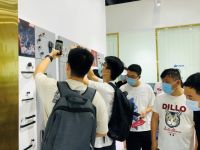 鸿景源新潮衣柜拉手惊艳亮相中国建博会