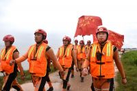 南昌市消防救援支队特勤大队党员指战员奋战在抗险第一线