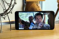 大屏手机手机玩法多！一机更能多机用