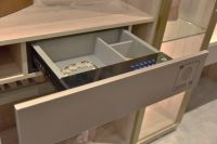 评测|领尚轻奢系列衣帽间，用设计、收纳、智能装点生活