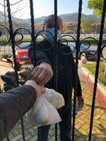 热包子管够,缙云企业家为24个卡点工作人员做早餐