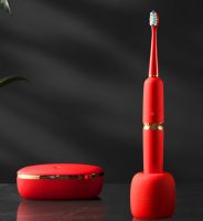 张雨绮咬叉子练习微笑，明星们的表情管理是如何炼成的？ 