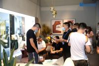 西南“女大佬”15分钟抢蜜太:“蜜太一看，就是能赚大钱”