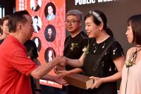 成都爱心设计师李胜兰应邀出席重庆公益论坛峰会