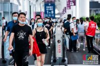 红柏鹿设计创始人王亮受邀出席深圳时尚家居设计周，并斩获设计大奖