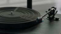 重塑经典，回到未来 | FENNESSY发布专业级留声机DONUT系列