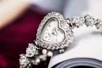 八年婚姻是什么婚 结婚八年可以送什么礼物