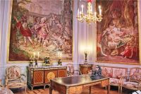 采用英国皇室的贵族木种，大自然卡雅楝实木地板尽显艺术质感