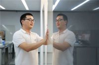 黑科技！在3mm薄的陶瓷板上抛光，蒙娜丽莎着实厉害！