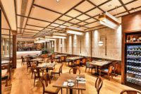 “走进这家餐厅，就像剥开一个洋葱”--香港东涌八月花餐厅