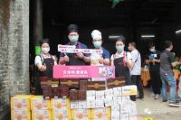 中秋国庆迎双节团圆爱国展爱心，贝洛特门窗公益行动我们一直在线