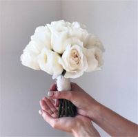 新娘手捧花送闺蜜的词 新娘手捧花用哪些花合适