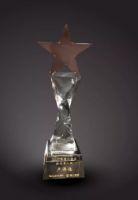 亚细亚集团总裁卢伟佳荣膺2017年度人物奖新领军人物