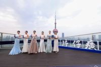 唤醒女性向美力量，片仔癀化妆品举办元气小蓝瓶发布盛典