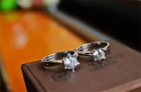 订婚戒指买多少钱合适 买订婚戒指这几点你要注意