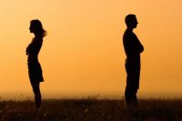 男人提出离婚说明什么 不想离婚怎么挽回老公的心