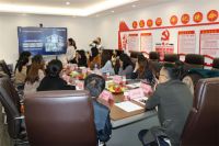 新浪广东、乐居财经等媒体参访团走进诗尼曼，新物种AI家居引众媒体关注