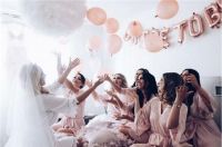 当伴娘手机都是放哪里的 伴娘当天能背包吗