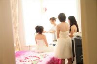 当伴娘手机都是放哪里的 伴娘当天能背包吗