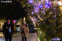水晶圣诞季点亮世茂大厦 滨江世茂52+两周年缤纷活动开启温暖冬日