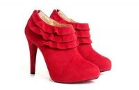 2021年腊月二十五适合结婚吗 冬天结婚新娘穿什么婚鞋