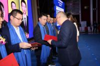 成都二十四城装饰总裁老甘妈获2019年四川省室内装饰行业“优秀企业家”奖