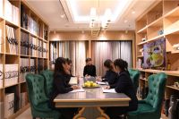百大门店·领绣常州专卖店负责人张方方