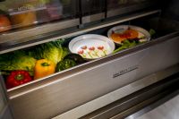 罗振宇的跨年演讲里 讲到了卡萨帝冰箱的故事