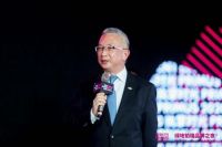 执掌时光、追趋逐耆、缔造纷华