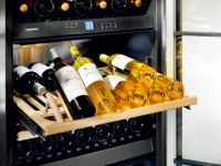 新年有美酒相伴，利勃海尔多温区酒柜为你贮藏佳酿