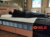 偏瘦的人睡什么床垫好？试试贴身舒适的东宝床垫