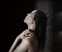 巨幕澎湃赋能品质生活，COLMO领跑超畅爽沐浴体验