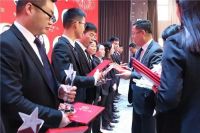 平凡铸就伟大 英雄来自团队 培恩集成灶年会华丽绽放