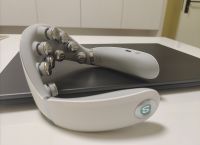 别让颈椎承受不可承受之重，SKG帮你缓解