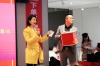 顾家二十年 全民放心购 著名主持人马滢相约宁国万福光彩