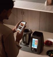 拥抱无油烟智慧厨房，田螺云厨成AWE展会“网红”