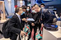 全球首上市宝乐升降激光头扫地机器人