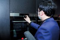 Ramon Sariego：因为AEG，所以“爱予己”。