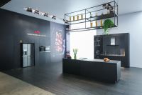 Ramon Sariego：因为AEG，所以“爱予己”。