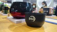 聚焦健康，创新功能，伊莱特力推——小家电，陶土饭煲经典回归