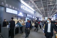 老板电器携“美食大杀器”亮相AWE2021，烹饪创造力不够，科技来凑